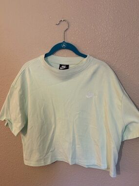 Nike Cropped Crewneck Tee in Pale Mint